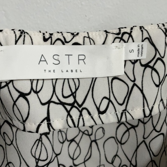 NWT ASTR The label button wrap front camisole - Picture 8 of 9